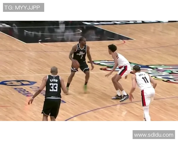 快船队与开拓者队上演激烈对决，巅峰之战点燃赛场