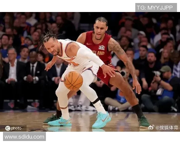 尼克斯主场大胜骑士，兰多夫爆发带领球队取得胜利