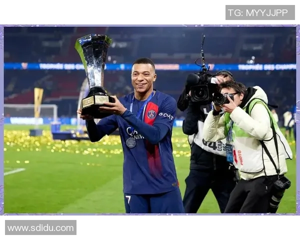 梅斯的未来再添变数:姆巴佩或与巴黎圣日耳曼续约,球队管理层积极推进签约事宜 梅斯的未来再添变数:姆巴佩或与巴黎圣日耳曼续约,球队管理层积极推进签约事宜